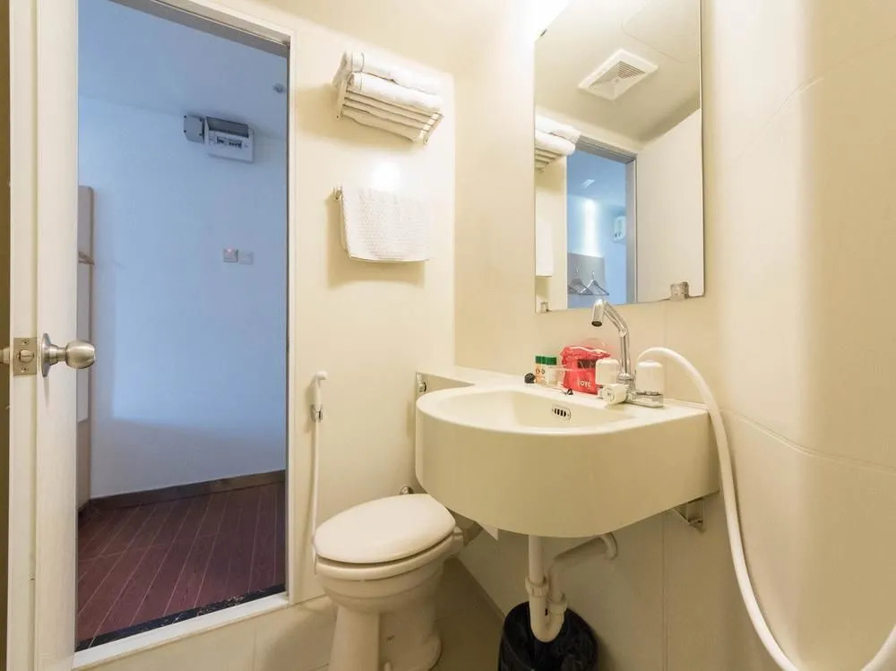 Aira Hotel