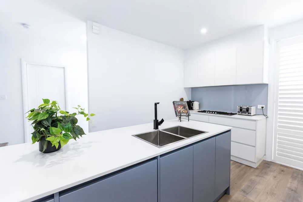 Two Ten Luxury CBD Accommodation