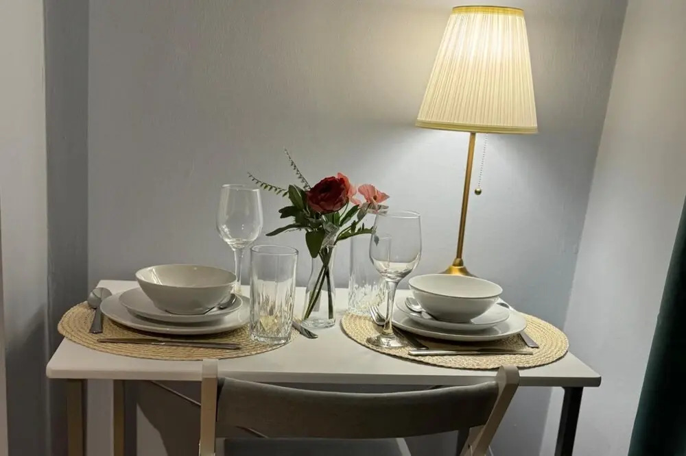 Studio - Sleeps 2 - Parking - Close to Paddington