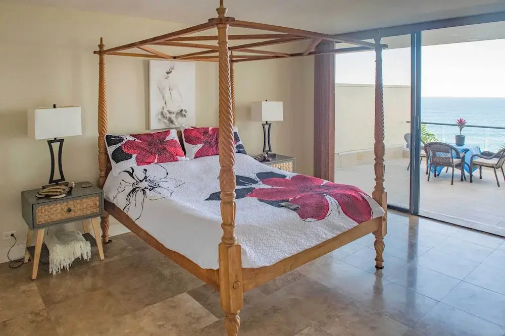 Oceanfront Condo w/ 2 Lanais, Walk to Beach!