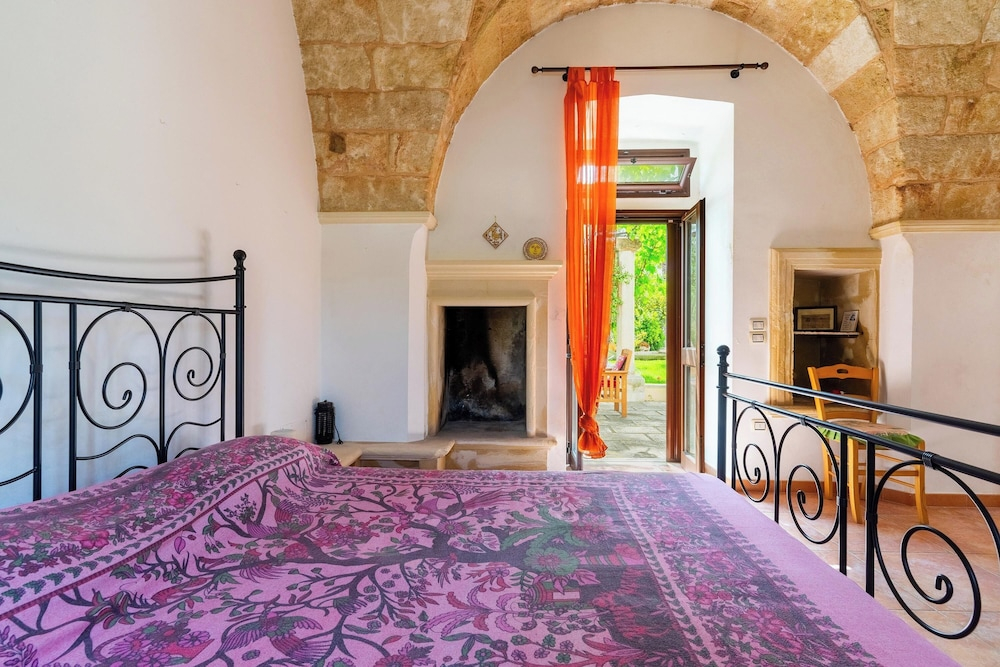 4024 Casina Litta by Barbarhouse