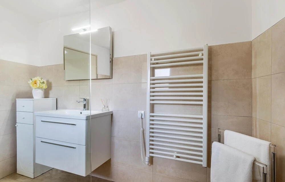 Lovely Home In Pula With Wifi