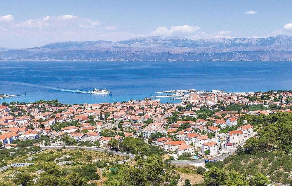 Nice Apartment in Supetar With 3 Bedrooms, Wifi and Outdoor Swimming Pool