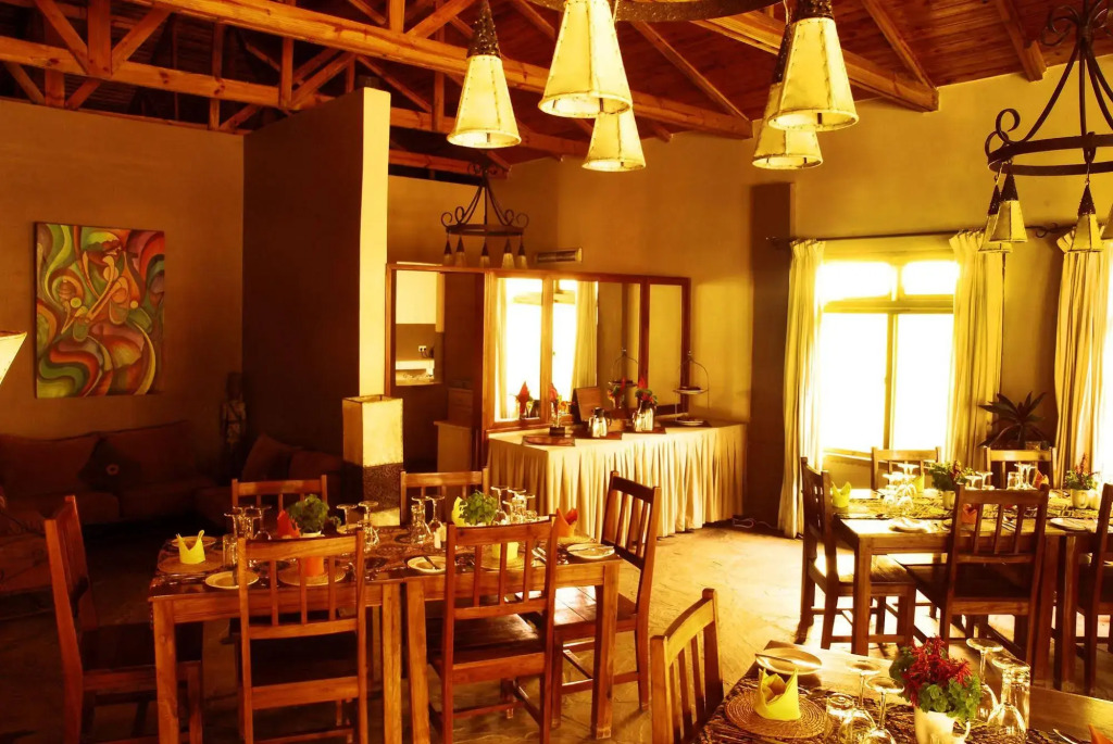 Ahadi Lodge
