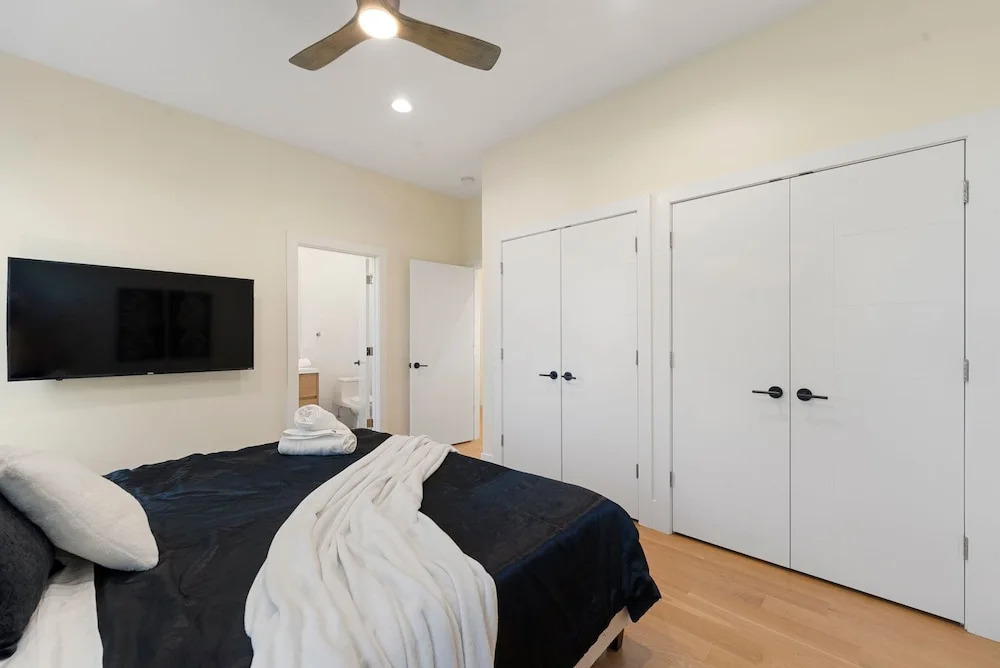 New 3bed 2bath Condo With Parking by United Center