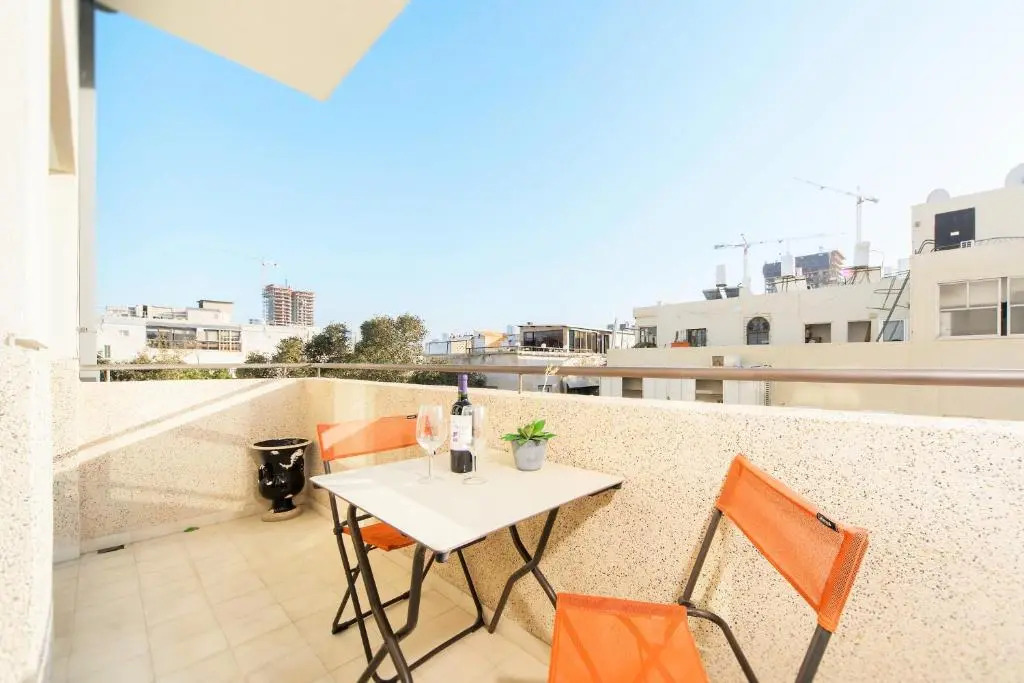 Stunning 1Bd w/ Balcony by Sea N' Rent