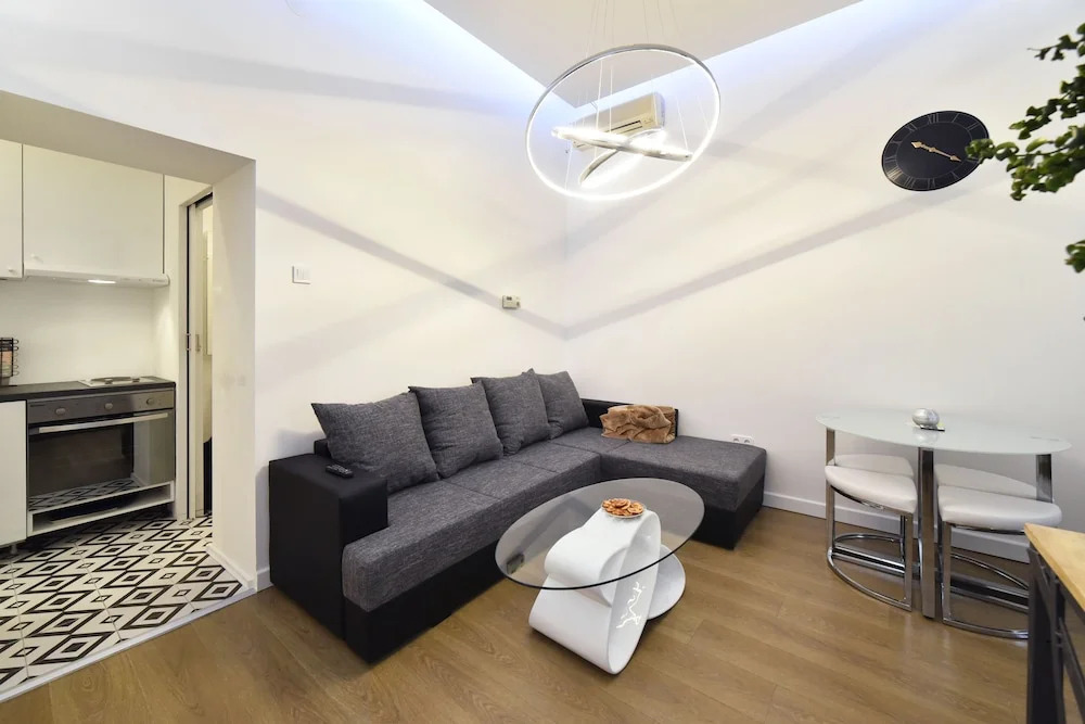Apartment King M
