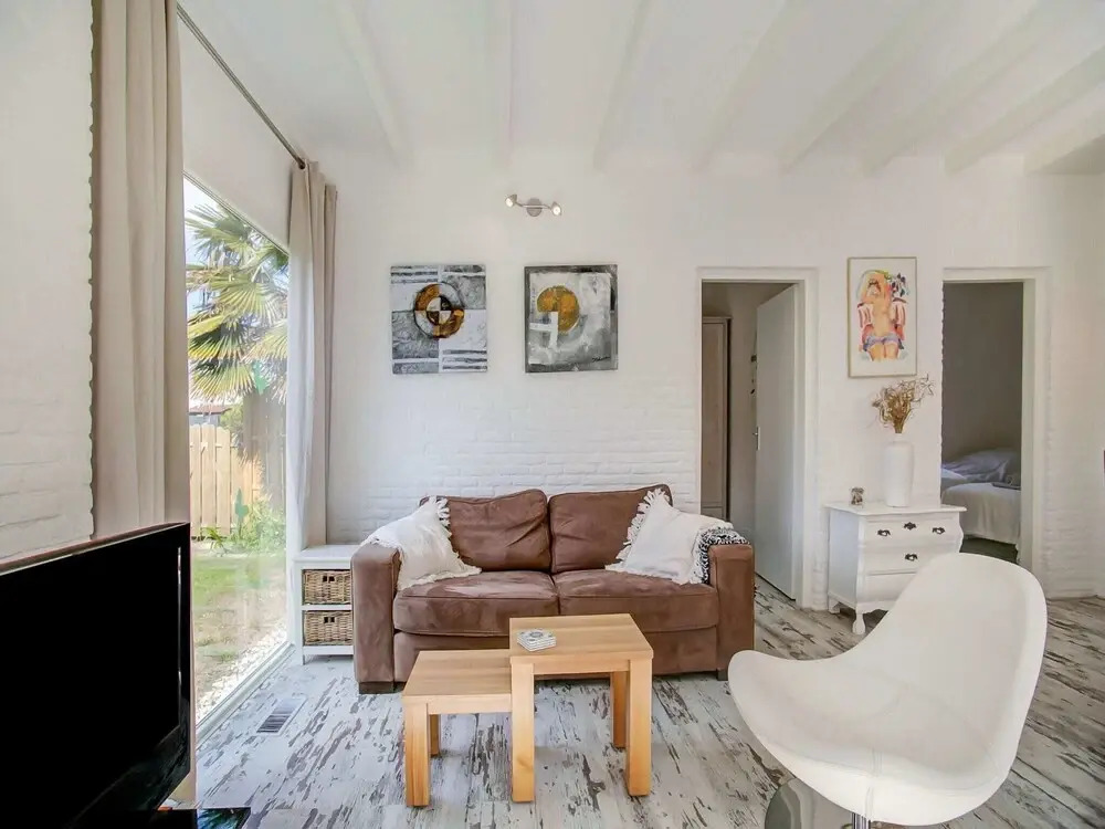 Bungalow in Noordwijk near Beaches
