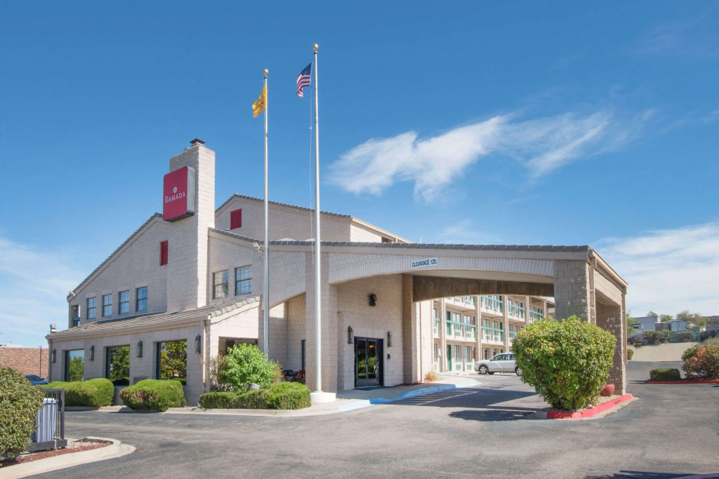 Brentwood Inn & Suites
