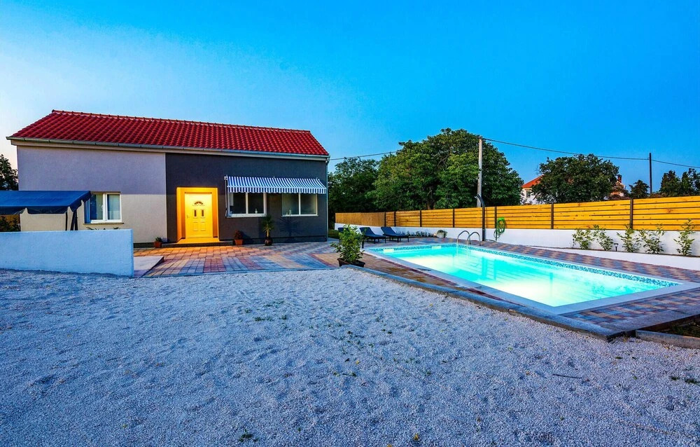 Lovely Home In Donje Rastane