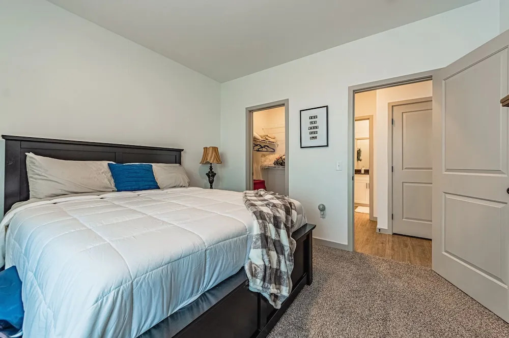 Beautiful chic modern one bedroom