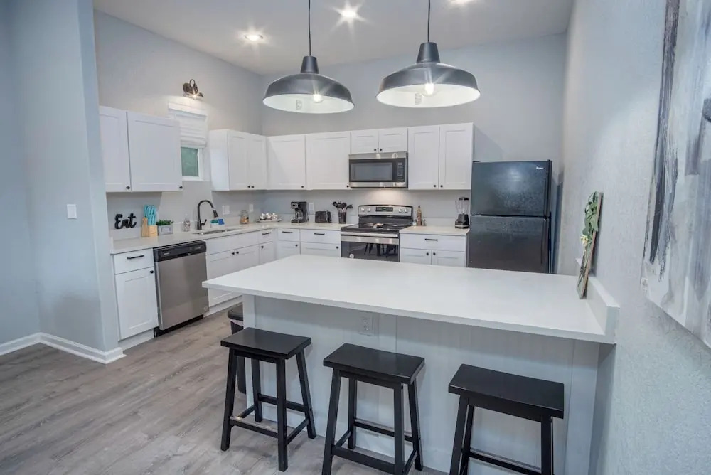 Cozy and Lovely 2BR 2BA Apt#a Near Lively Downtown