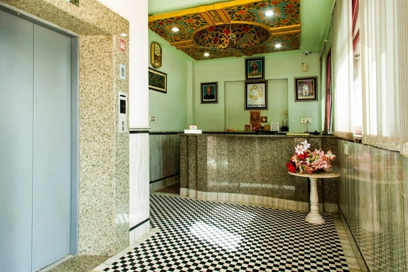 Babu Palace