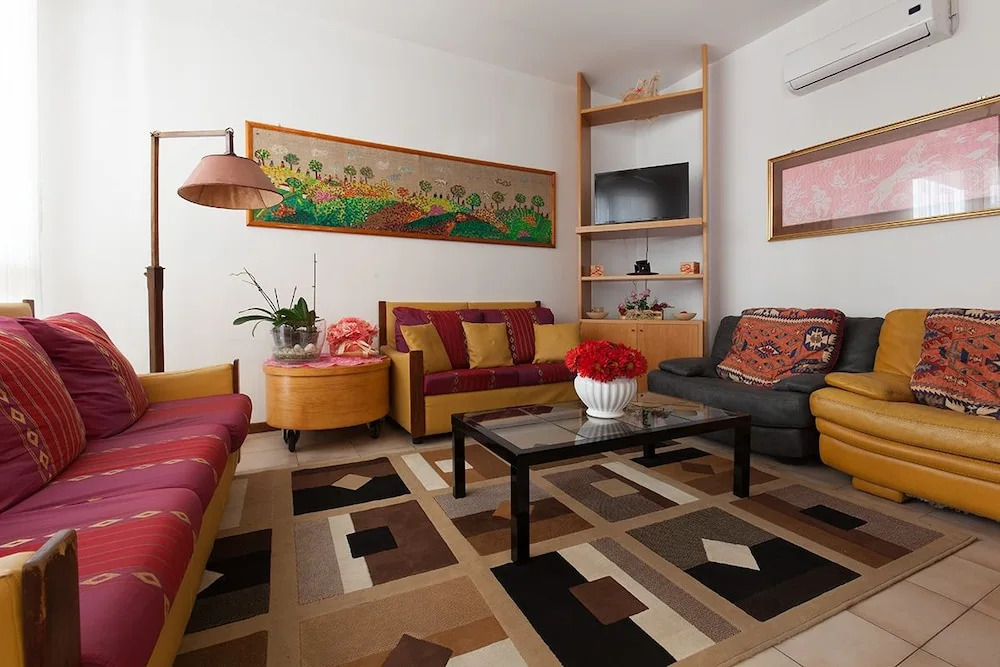 Hotel Mora