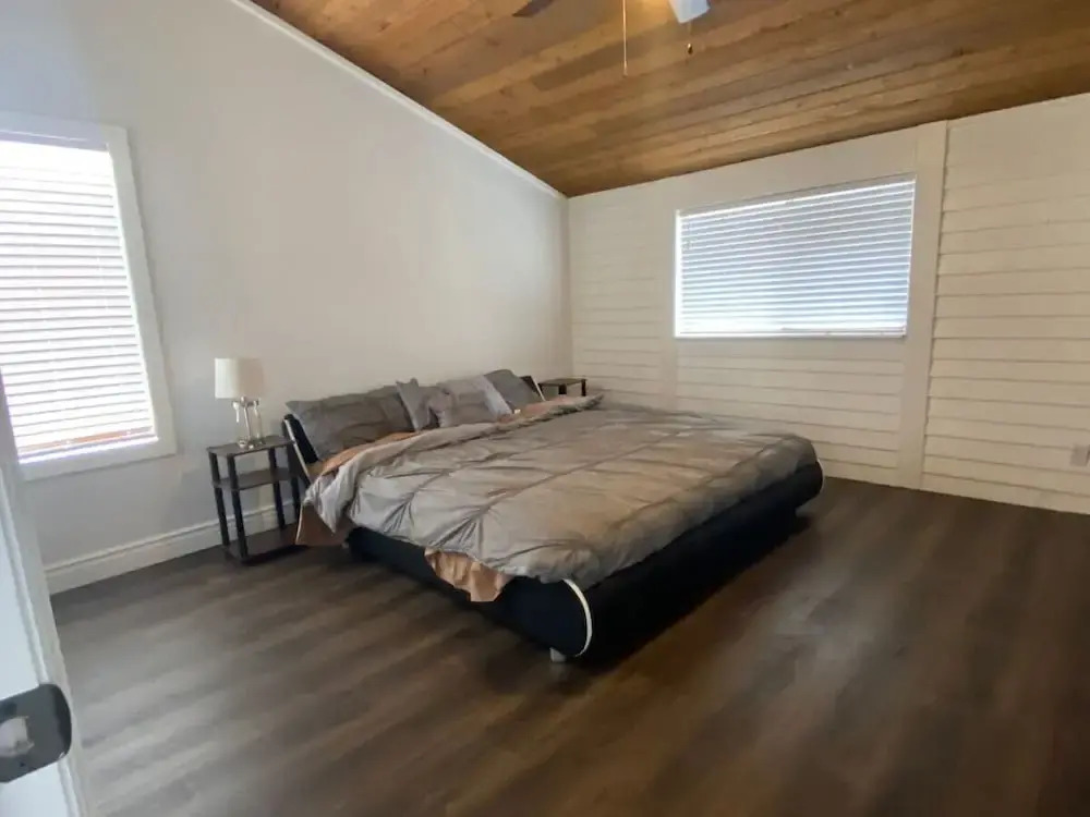 Relaxing 3 Bed  2 Bath  Wifi by the Intercostal