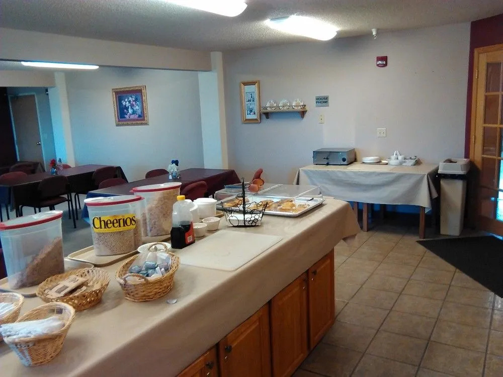 Urbana Inn & Suites