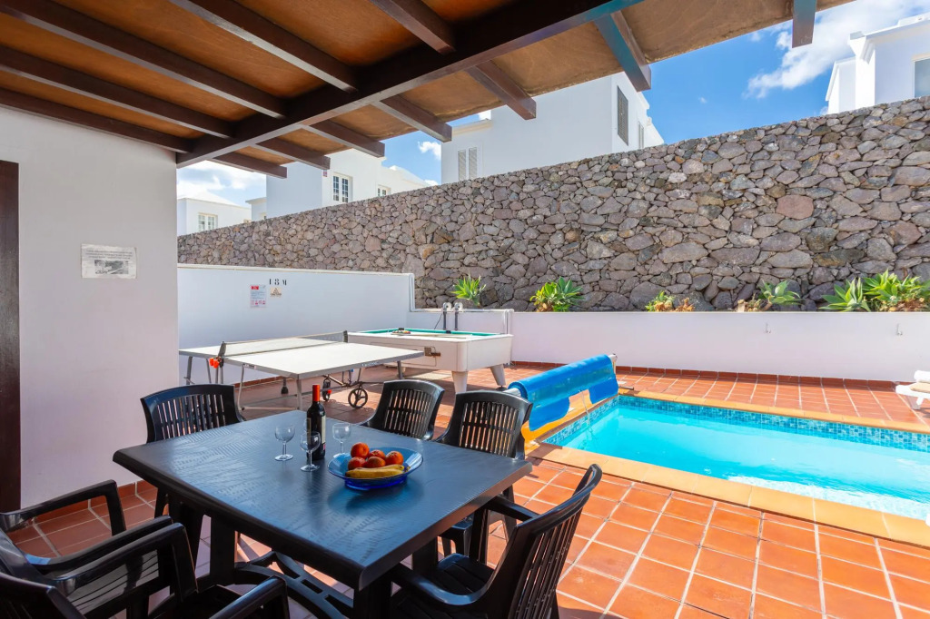 Villa Julianne 4 Heated Private Pool Walk to Beach A C Wifi Car Not Required - 2417