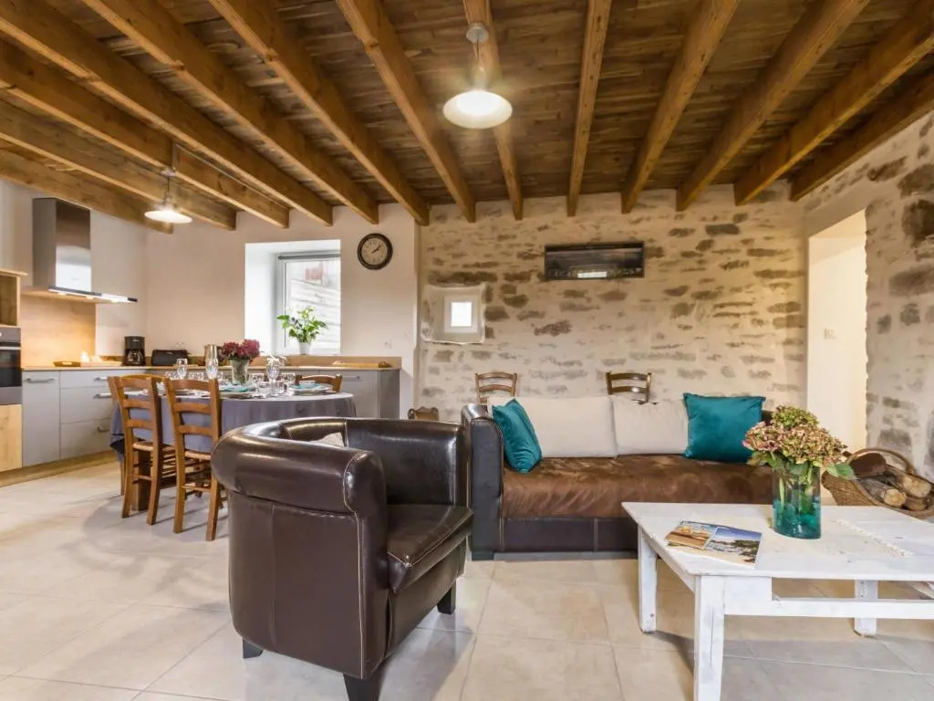 Maison bretonne rénovée près de la mer avec jardin, terrasse et équipements modernes - FR-1-306-1197