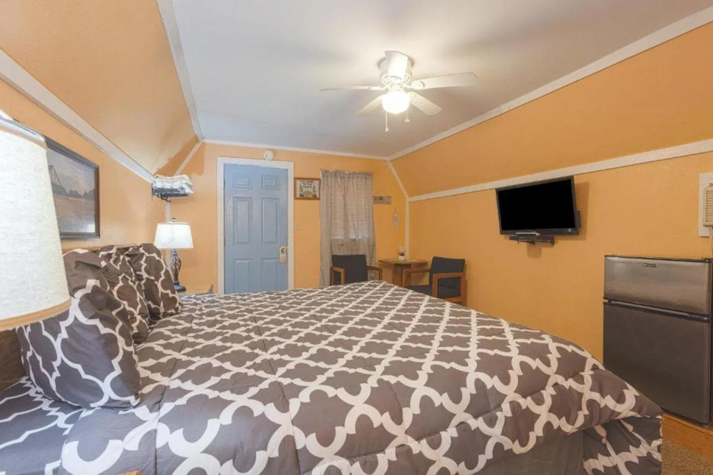 Parkside Motel by OYO Meadville Conneaut Lake