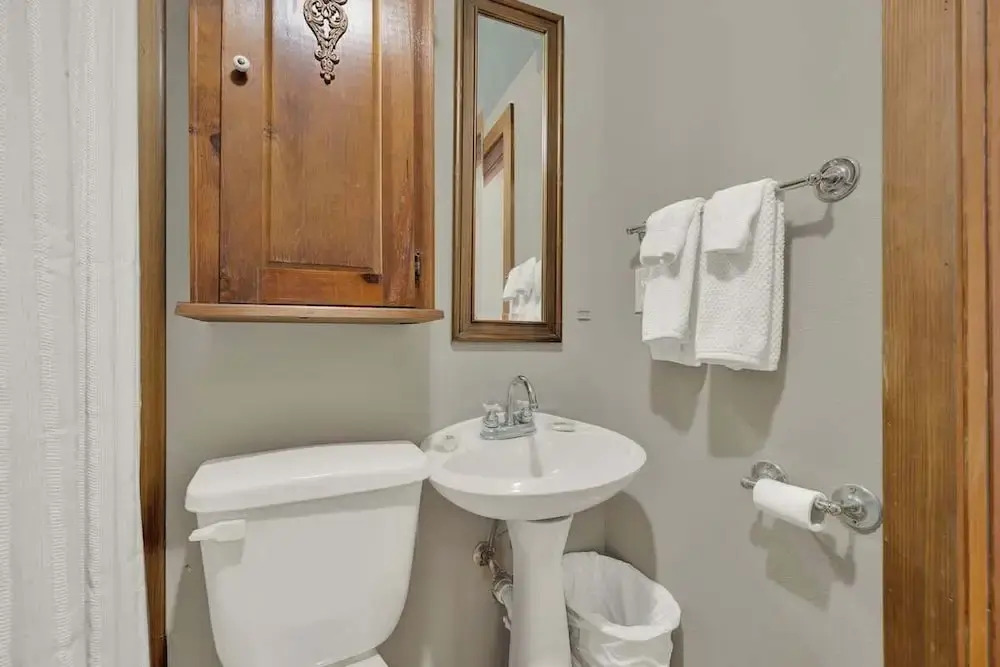 Gillespie House-2 Suites-walk to Main St!