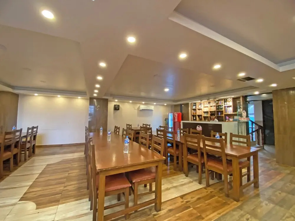 Hotel Tara Suites