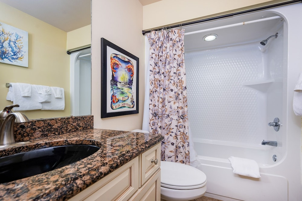 Phoenix West 2103 3 Bedroom Condo