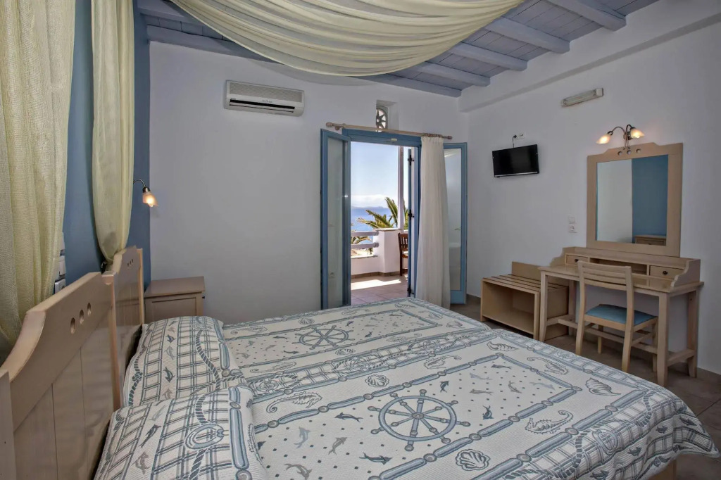 Porto Raphael Residences & Suites