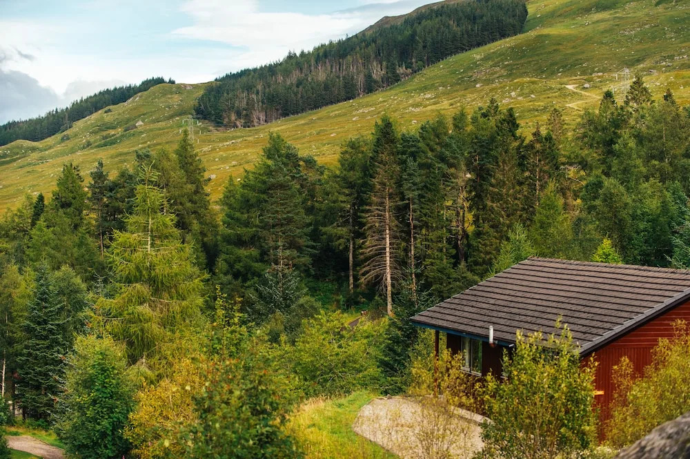Gamekeeper Lodge loch and mountain view free wifi