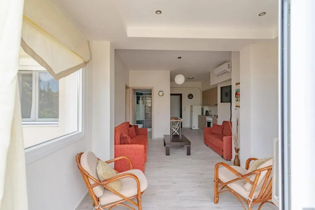 The Holiday House 1