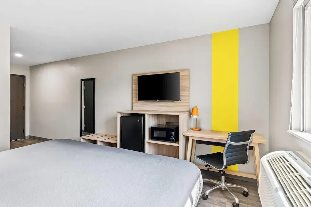 Super 8 by Wyndham Lewiston Auburn Area