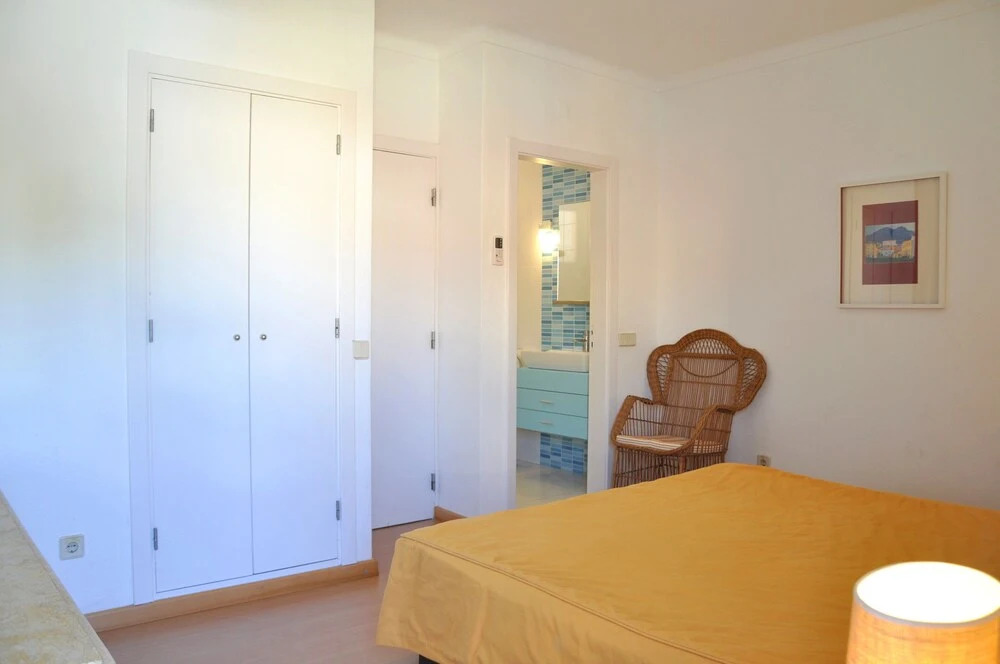 Stylish and well-equipped, private pool, close to amenities, free AC and Wifi