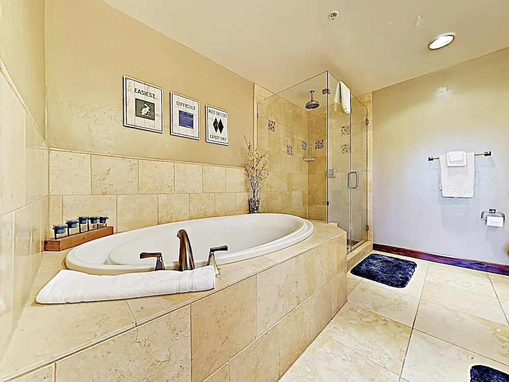 New Listing! Mountain-view W/ Pool & Gondola 2 Bedroom Condo