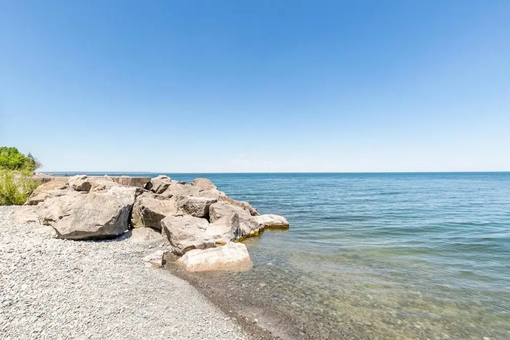 4BR 3BA Townhouse on Lake Ontario Free Parking Gym 3