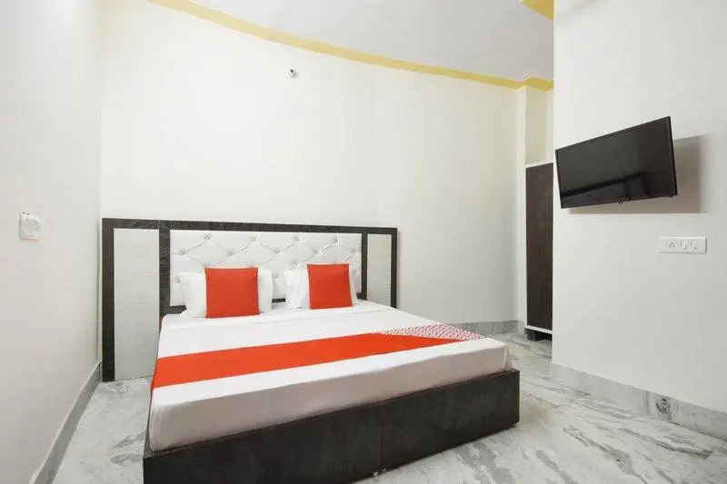 OYO 48981 Hotel HC Residency