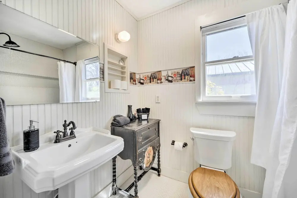 Charming Home Near Downtown Fredericksburg