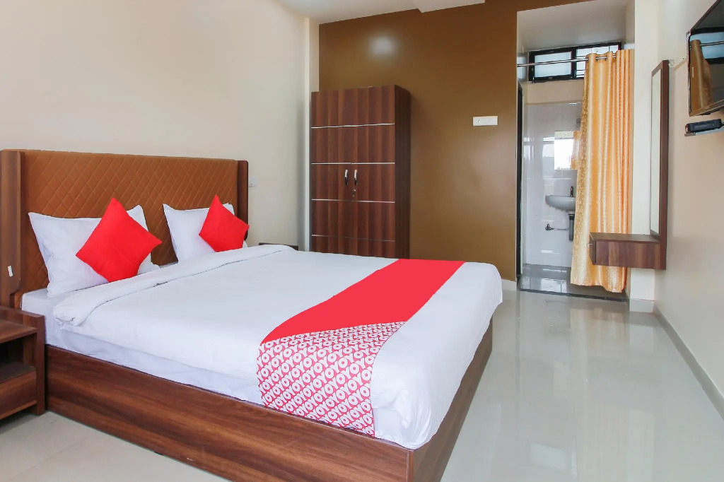 OYO 46968 Mahakal Inn