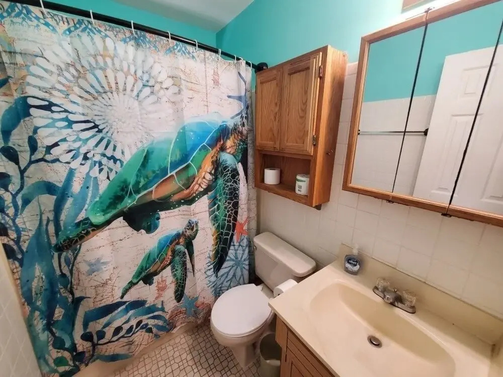 Tiki Beach Queen 3 Bedroom Home by Redawning