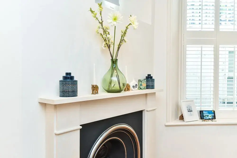 Kensington Black Square Collection
