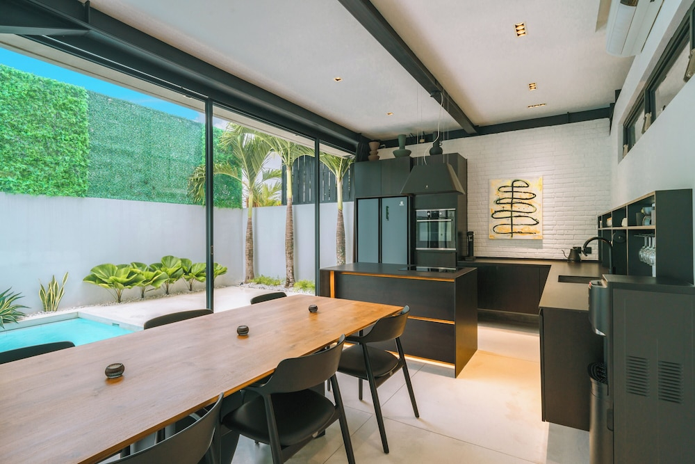 Villa Vantage 2