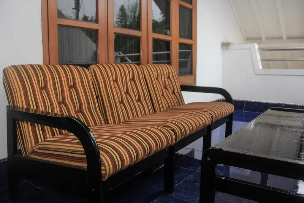 PELE Backpacker Guesthouse