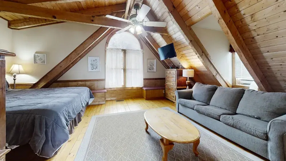 Sweet Scarlet Rose 4 Bedroom Cabin
