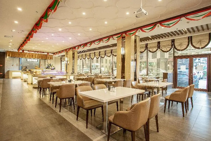 Starway Hotel (Yanji Park West Market)