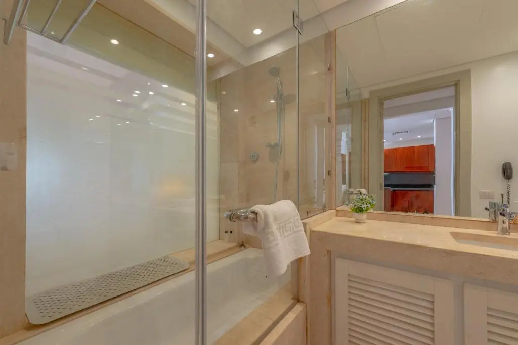 Classy 1-Bedroom Apartment in Ancient Sands with Pool View