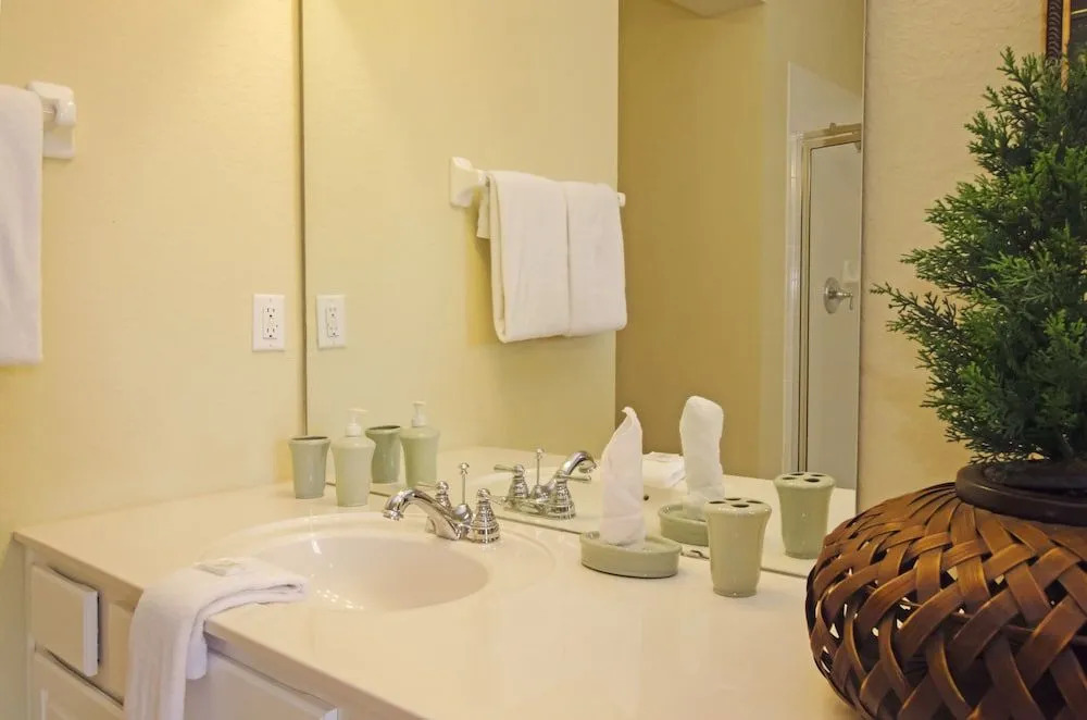 3BD 2BA Condo Sleeps 8 Gold RVC30963 Bedroom RHOF