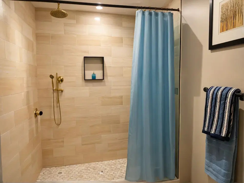 Modern 4 & 5 BR Townhomes Minutes from Downtown LA