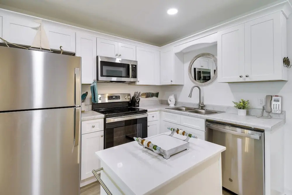 Walk to Beach! Gulf Shores Escape w/ Indoor Pool