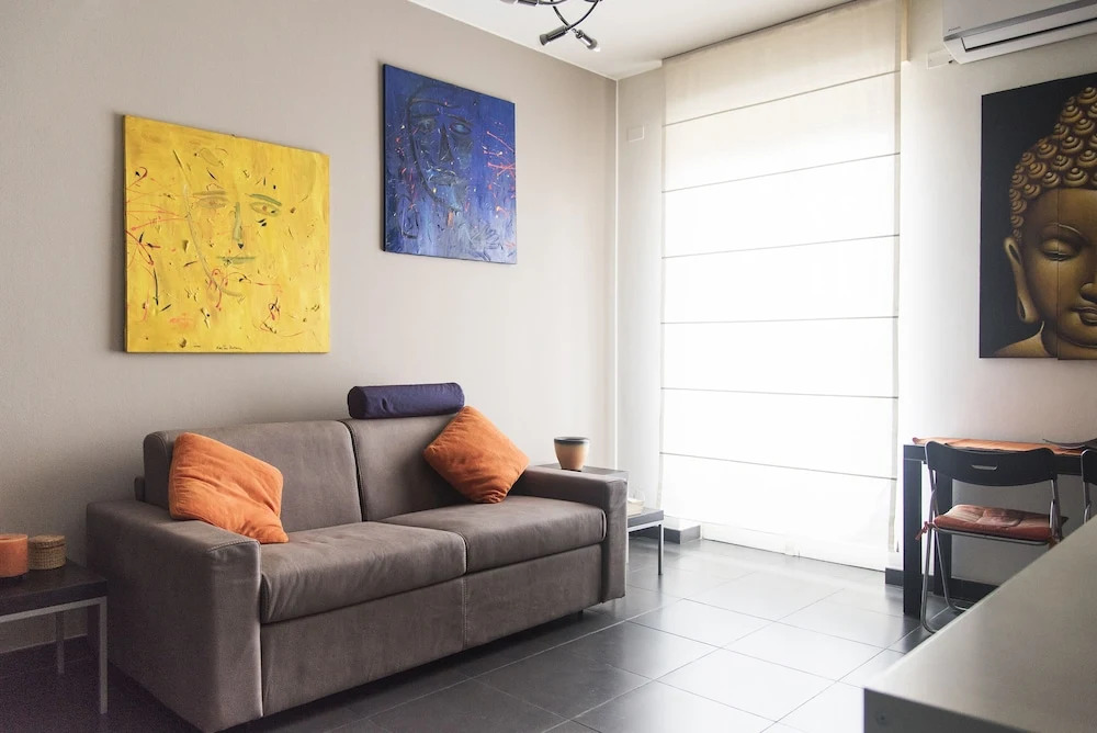 High Rise Studio Flat near Metro Stop