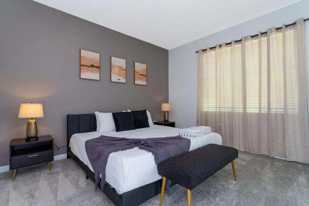 Townhouse 3 BR, 2.5 BA Villa Sleeps 10