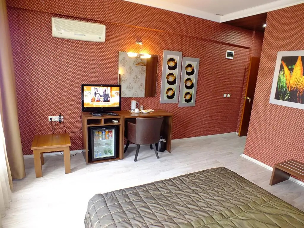 Lifos Hotel