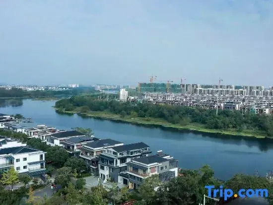 Huangshan By the River B&B